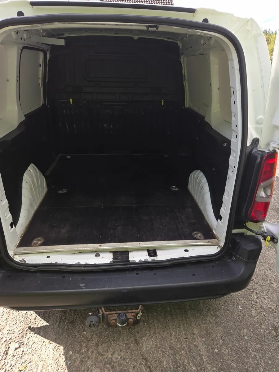 Peugeot Partner ll 2020 - Image 2