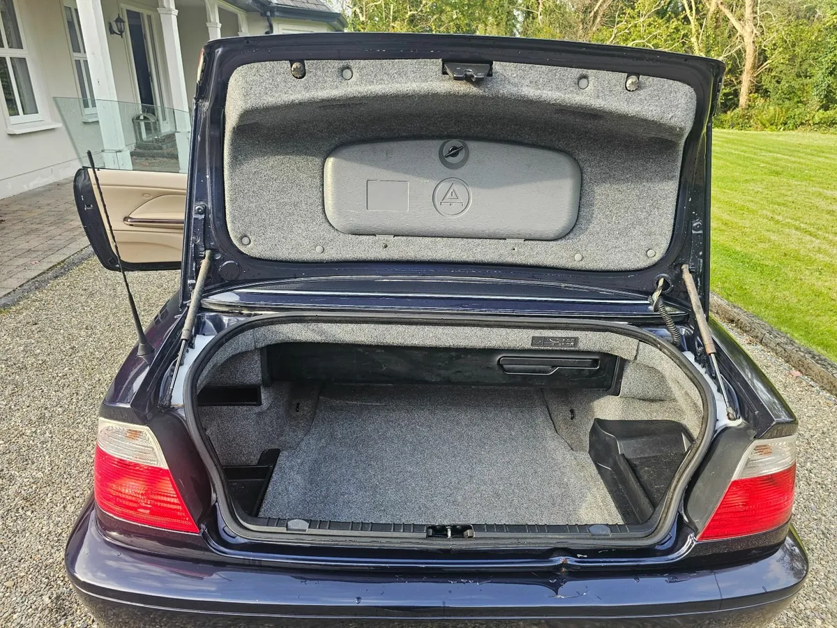 BMW 3-Series 2002 Convertible - Image 4