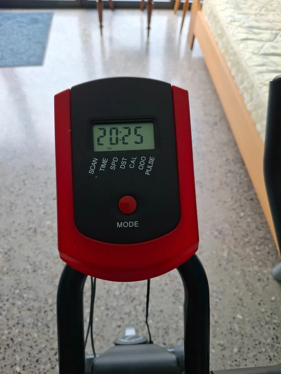Exercise bike - Image 2