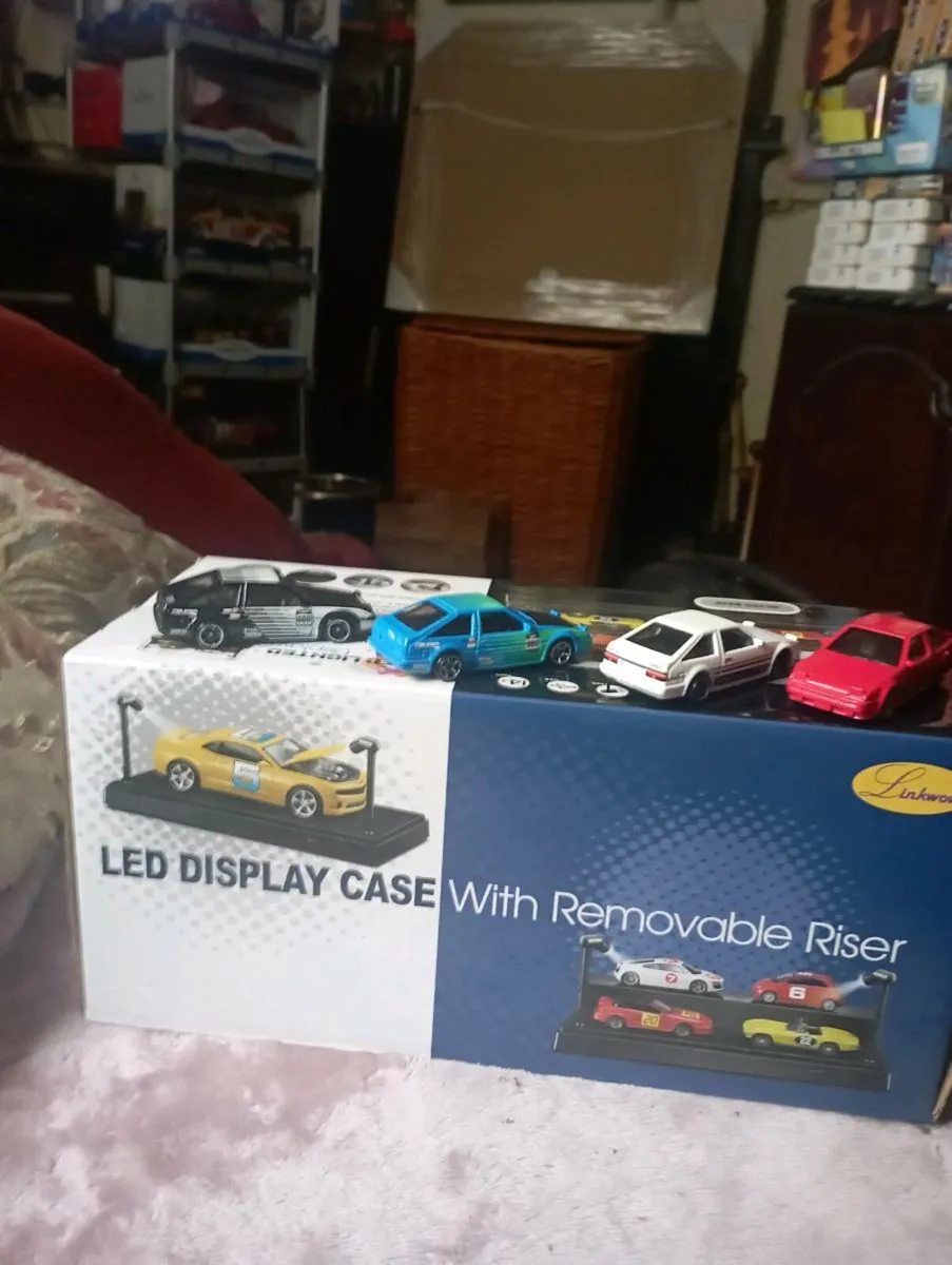 PREMIERT HOT WHEELS DIE-CAST MODLES   1-64 SCALE - Image 1