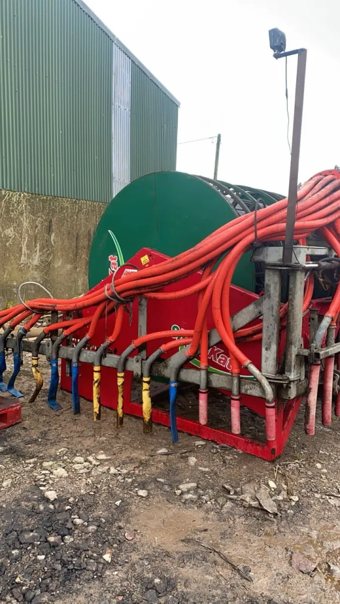Umbilical dribble bar and reeler - Image 4