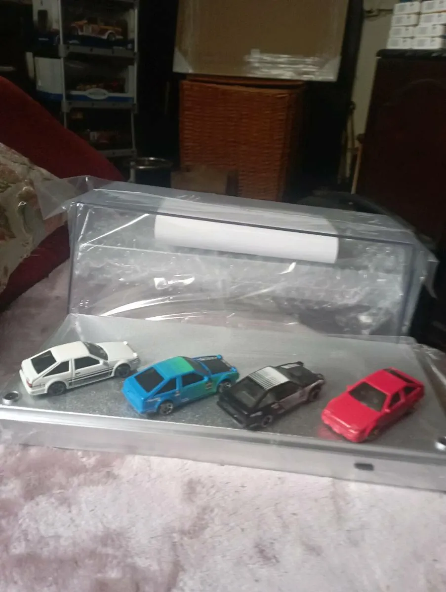 PREMIERT HOT WHEELS DIE-CAST MODLES   1-64 SCALE - Image 4