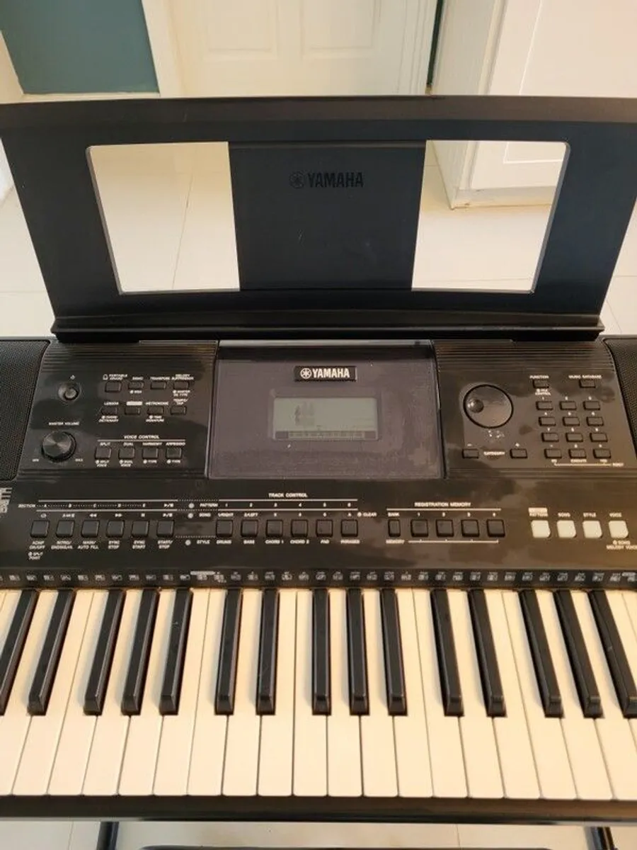 Yamaha Keyboard - Image 4