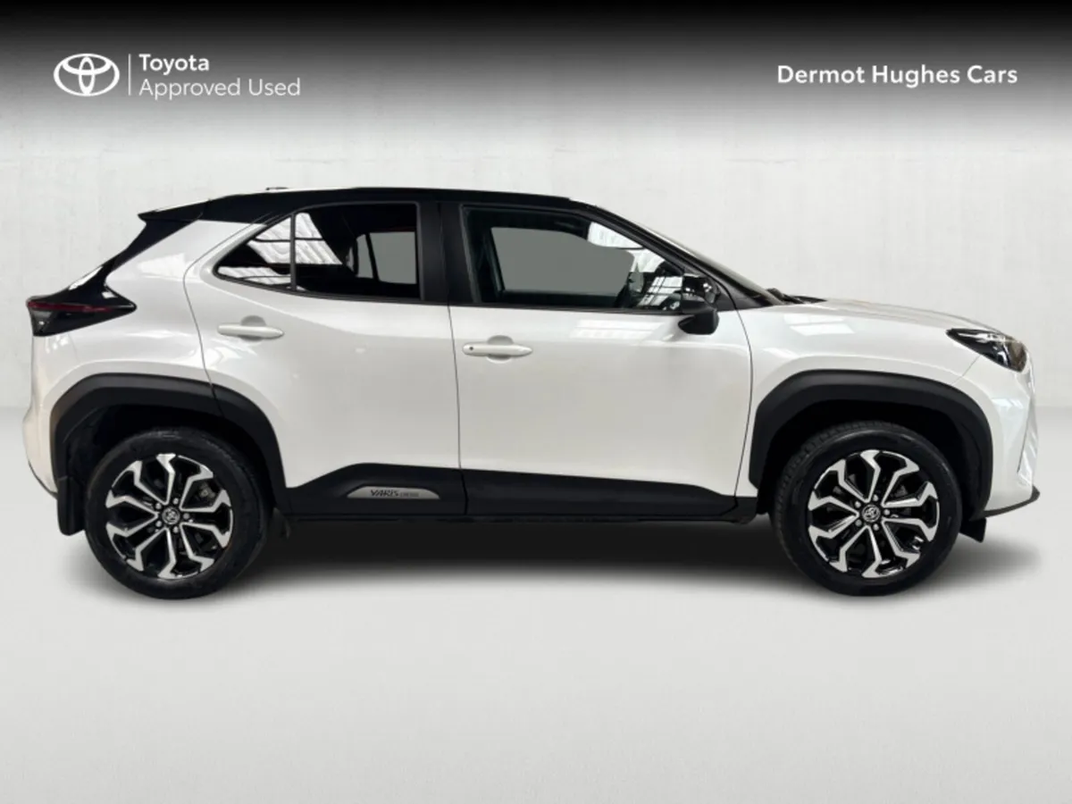 Toyota Yaris Cross LUNA SPORT HYBRID AUTO - Image 3