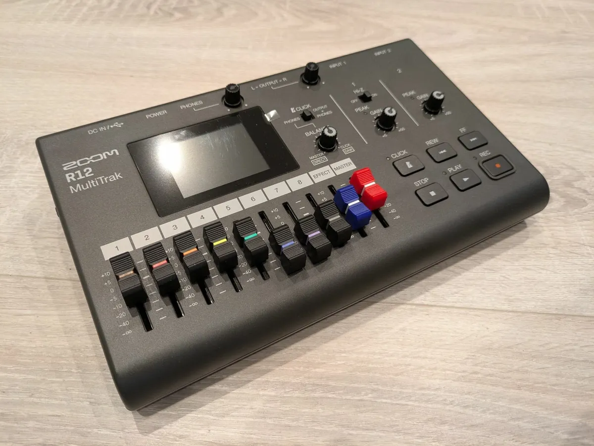 Zoom R12 MultiTrak - Image 1
