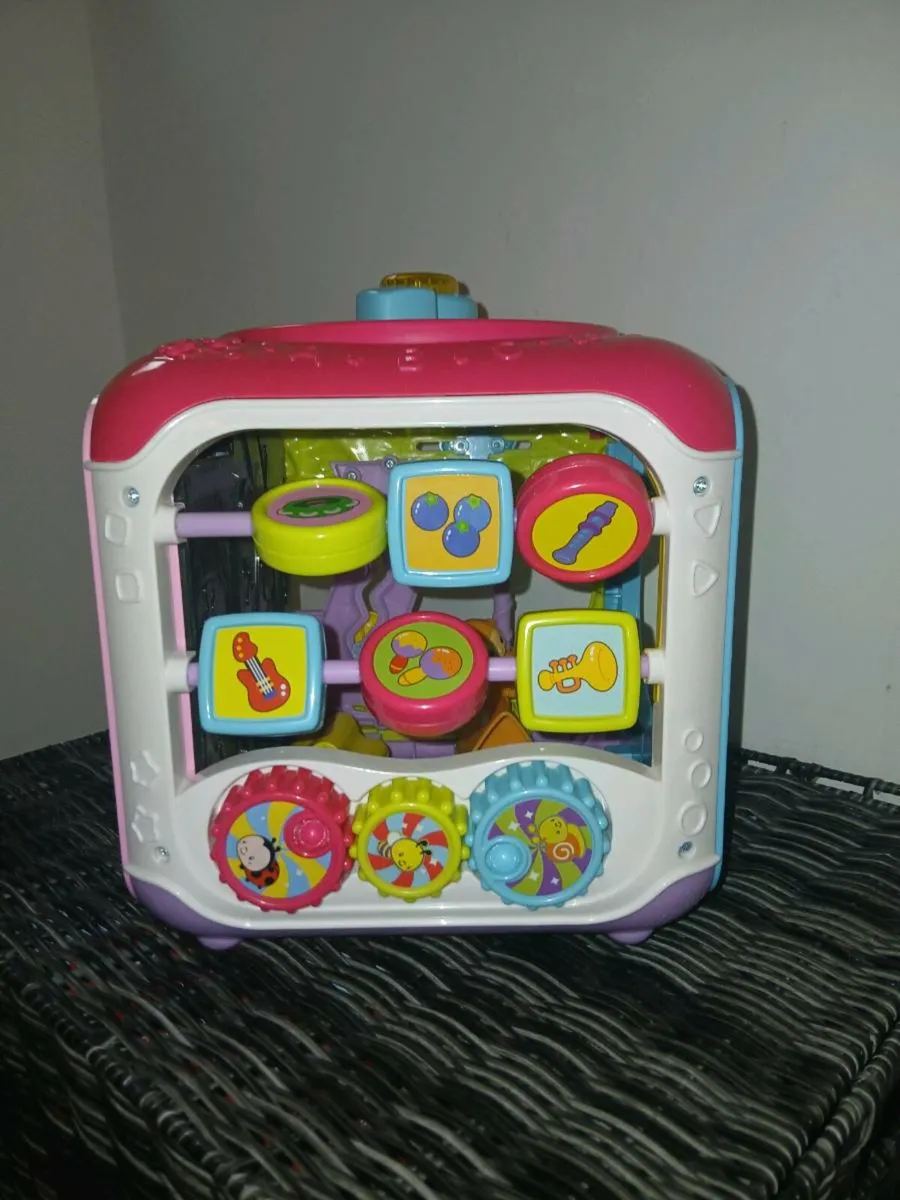 V Tech - Sort and Discover Actuvity Cube - Image 4
