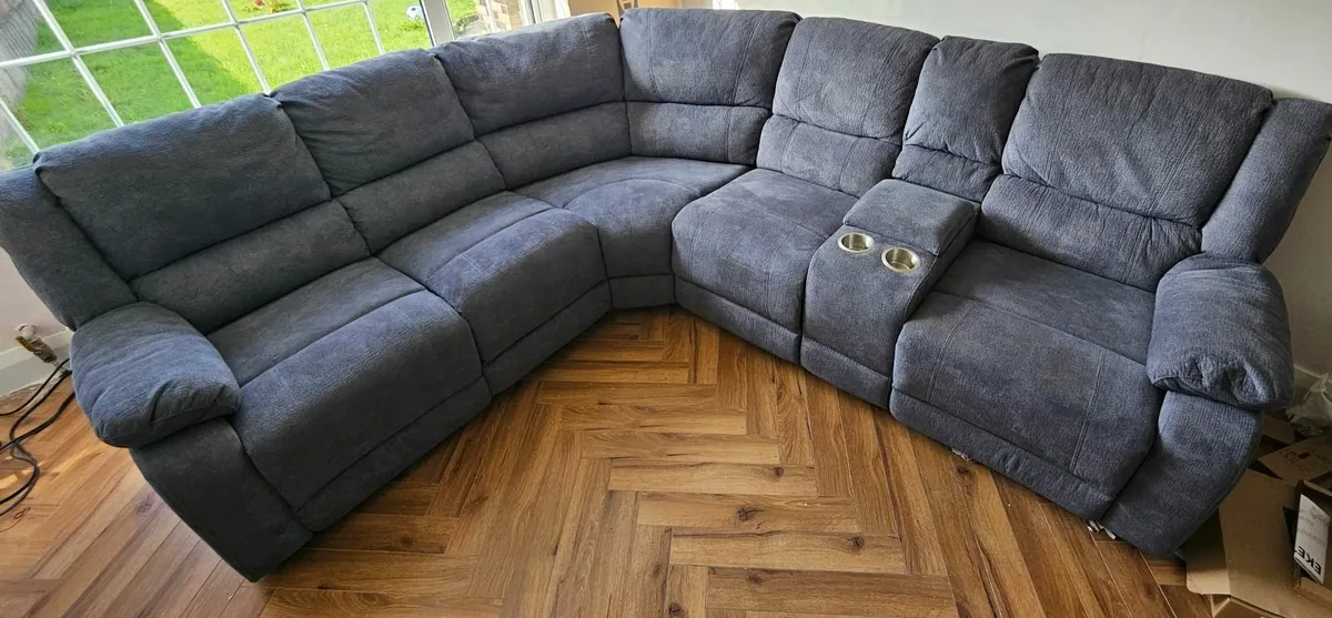 Corner Sofa with reclining seats - Image 1