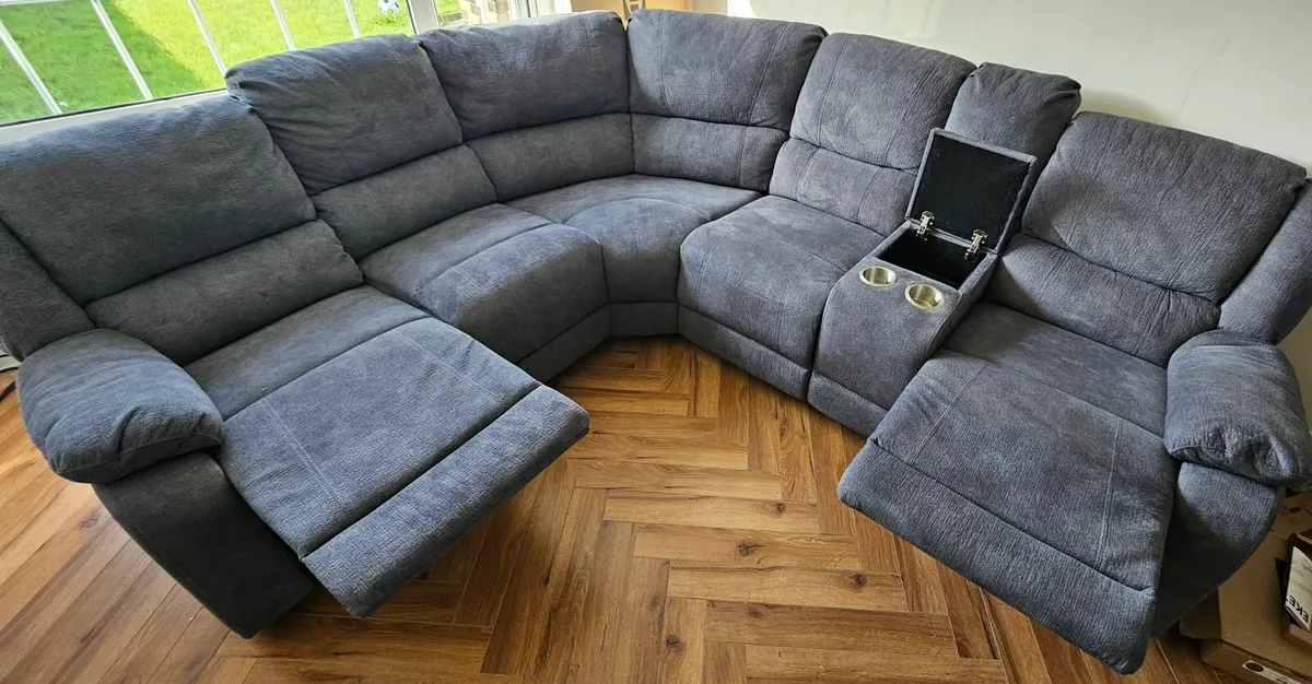 Corner Sofa with reclining seats - Image 3