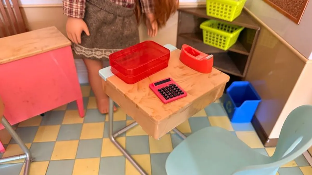 Our Generation Awesome Academy Schoolroom Playset with doll - Image 3