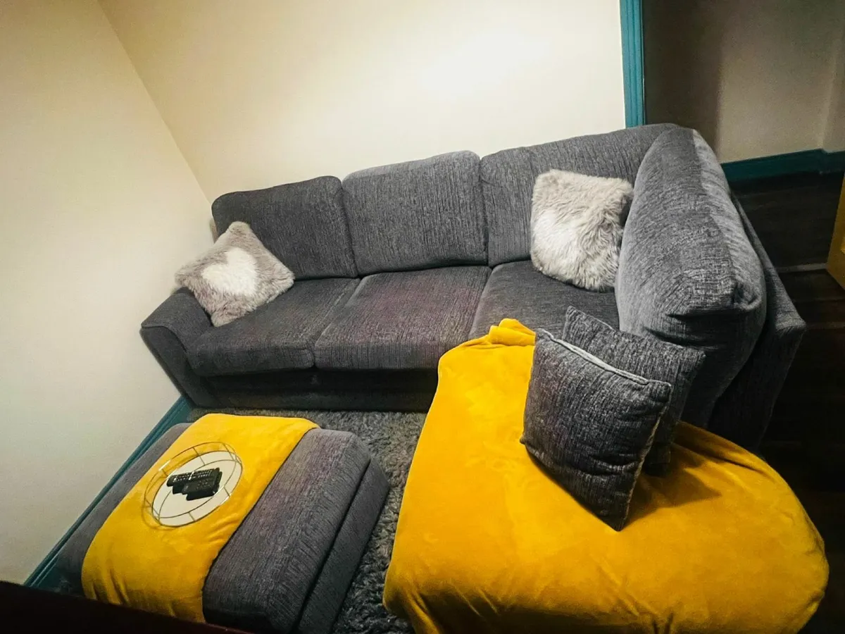 Corner grey couches - Image 1