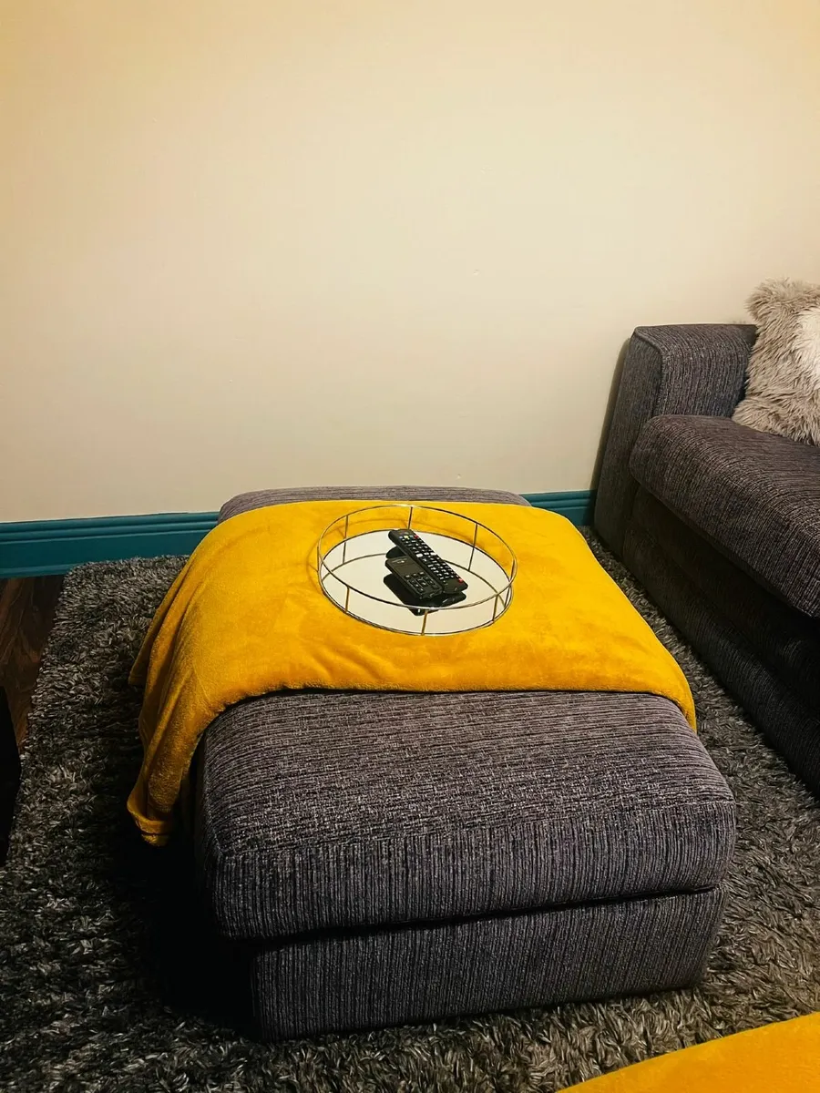 Corner grey couches - Image 3