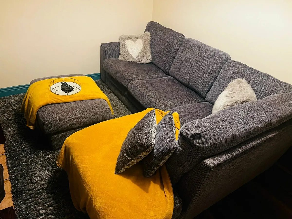 Corner grey couches - Image 4