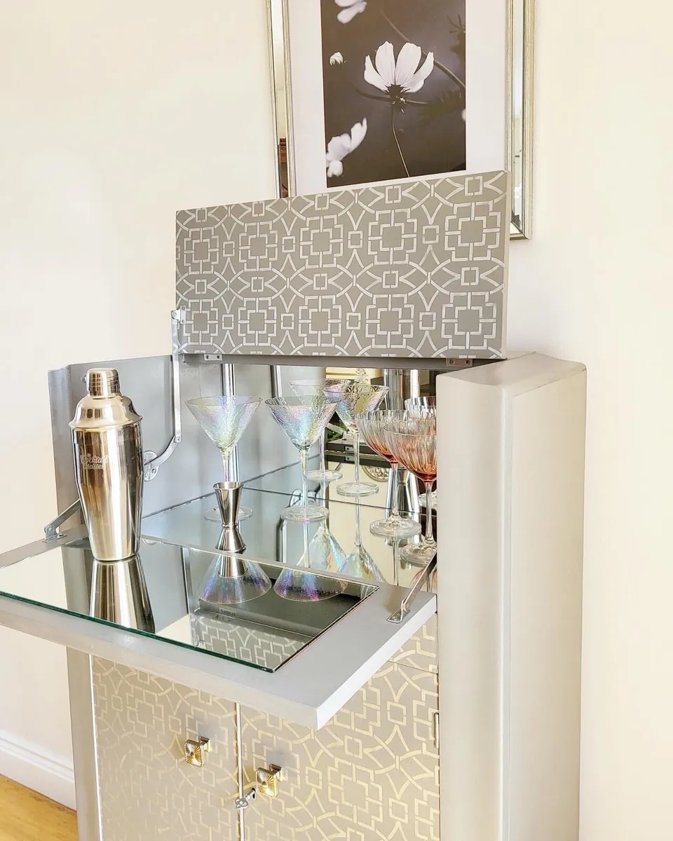 Mid century cocktail bar cabinet - Image 4