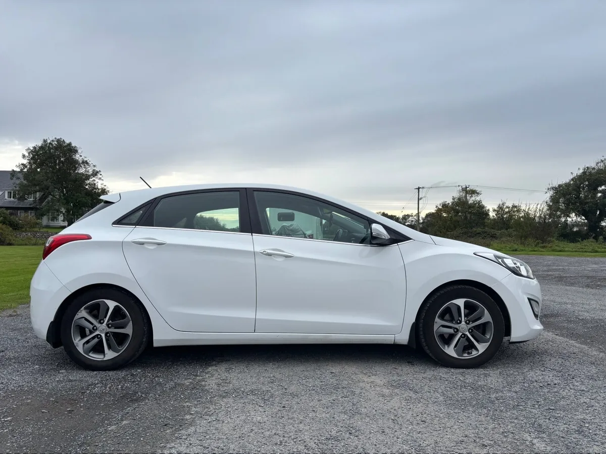 Hyundai i30 2016 - Image 2