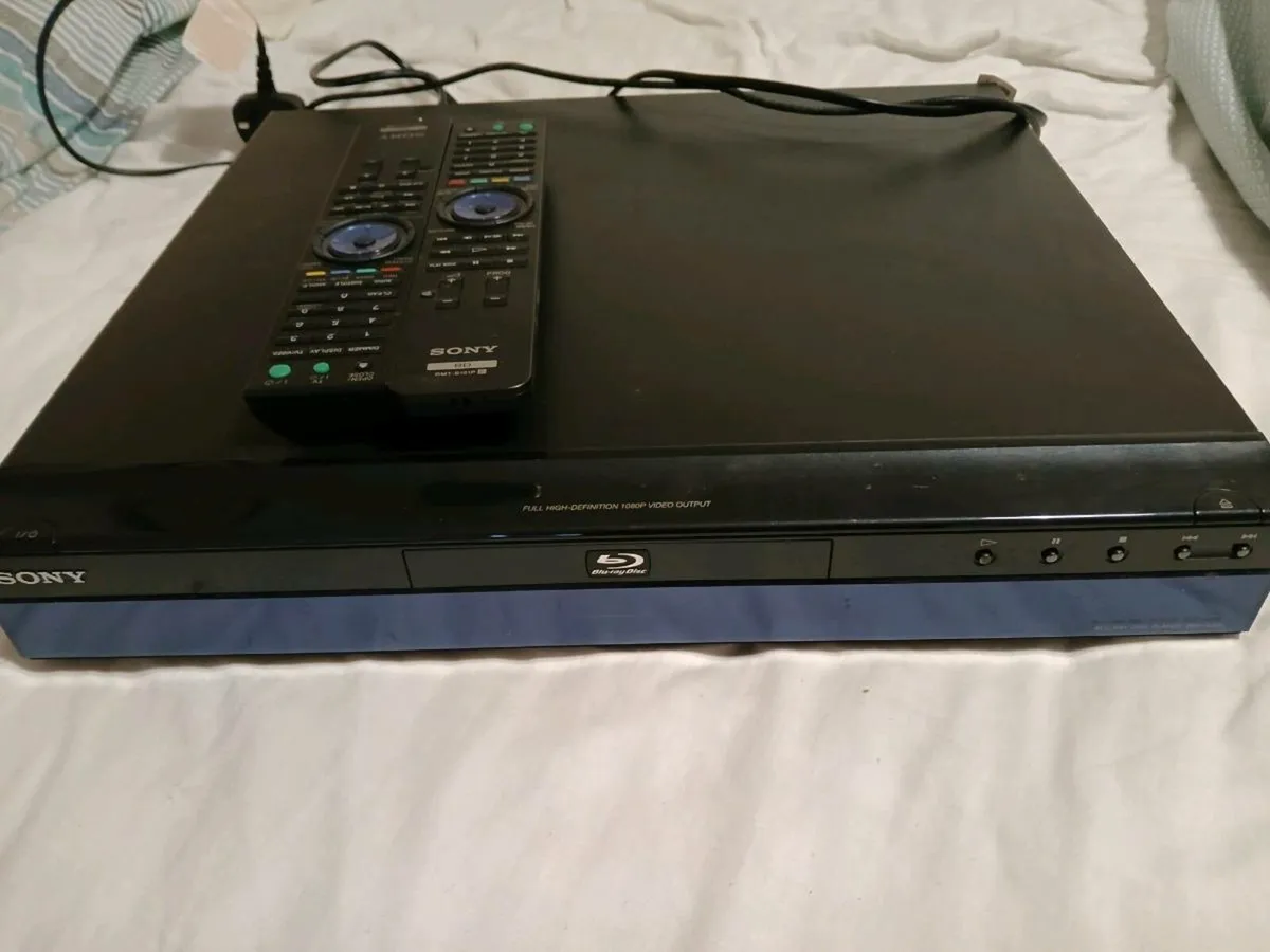 Bluray DVD player plus spare remote.
