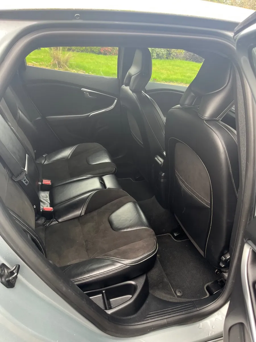 Volvo V40 2013 - Image 3