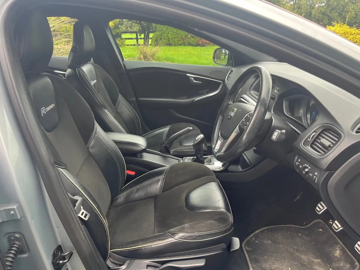 Volvo V40 2013 - Image 4