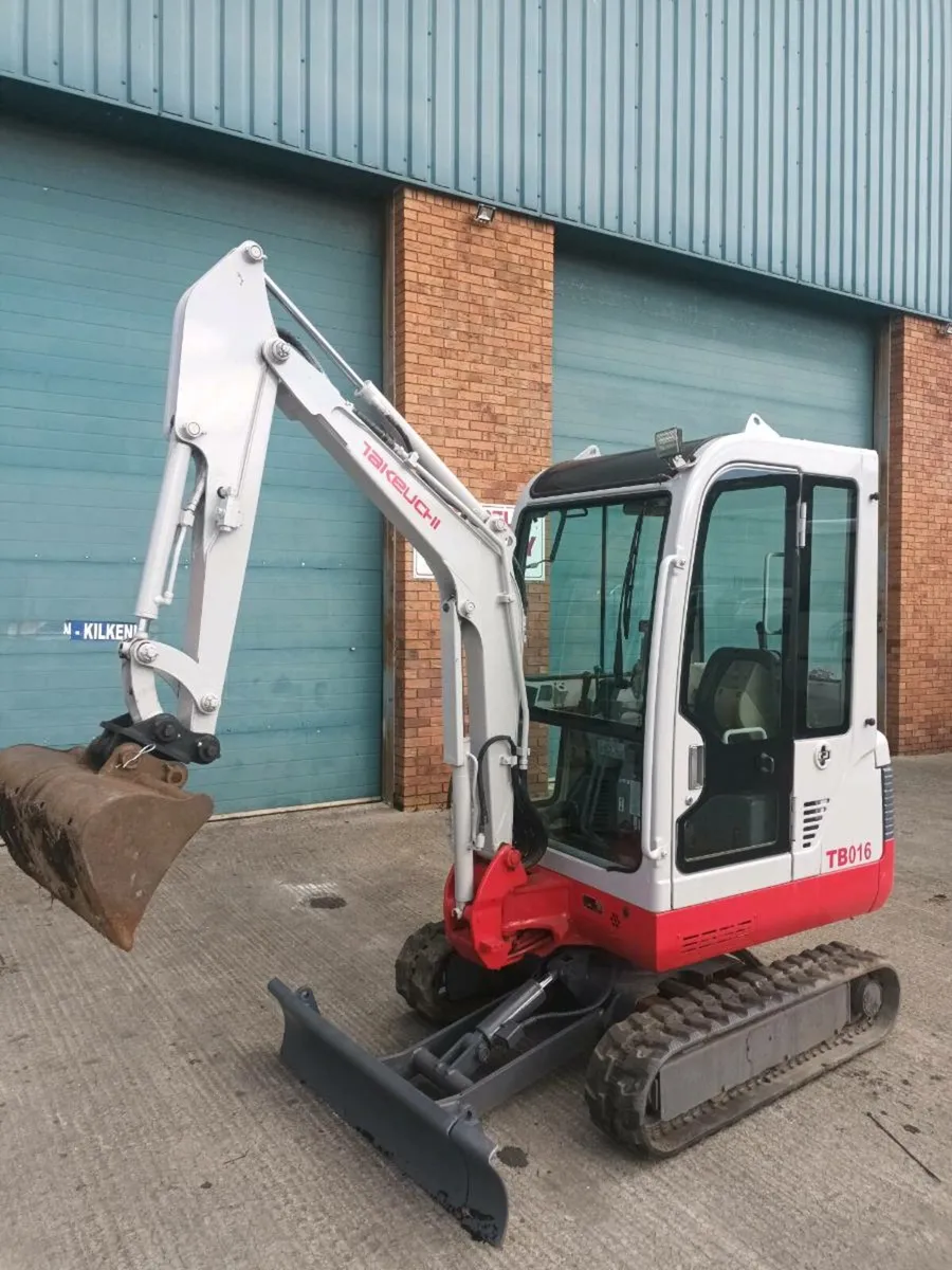 Mini digger Takeuchi tb016 - Image 1