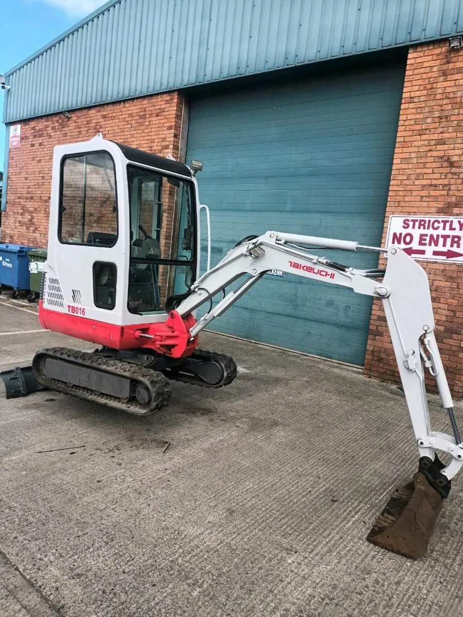 Mini digger Takeuchi tb016 - Image 4