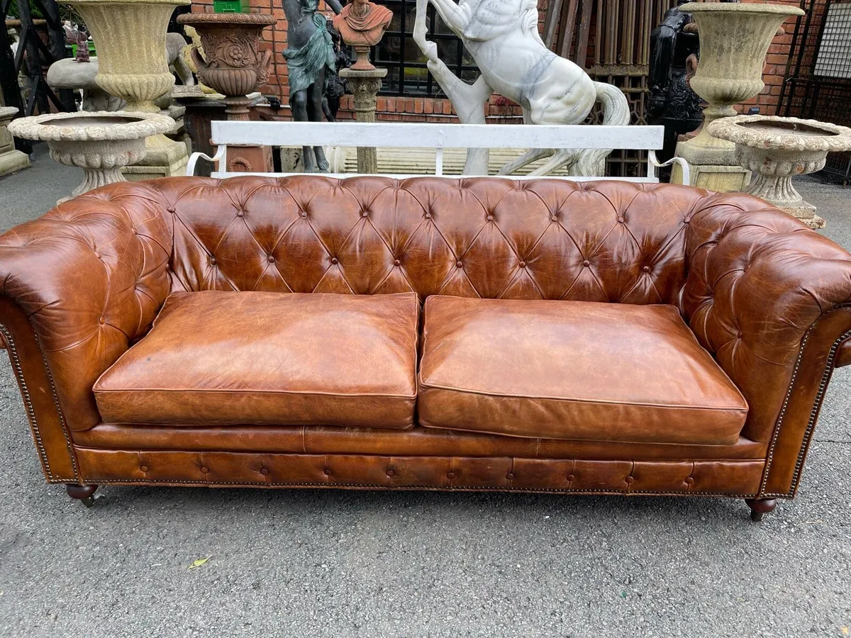 Stunning chesterfield - Image 2