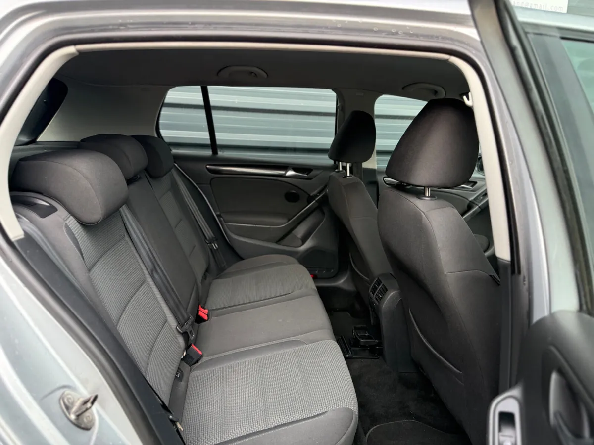 Volkswagen Golf 2010 - Image 4