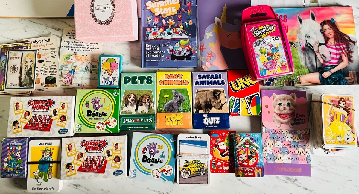Bundle of playing cards & fidget toys - Image 1
