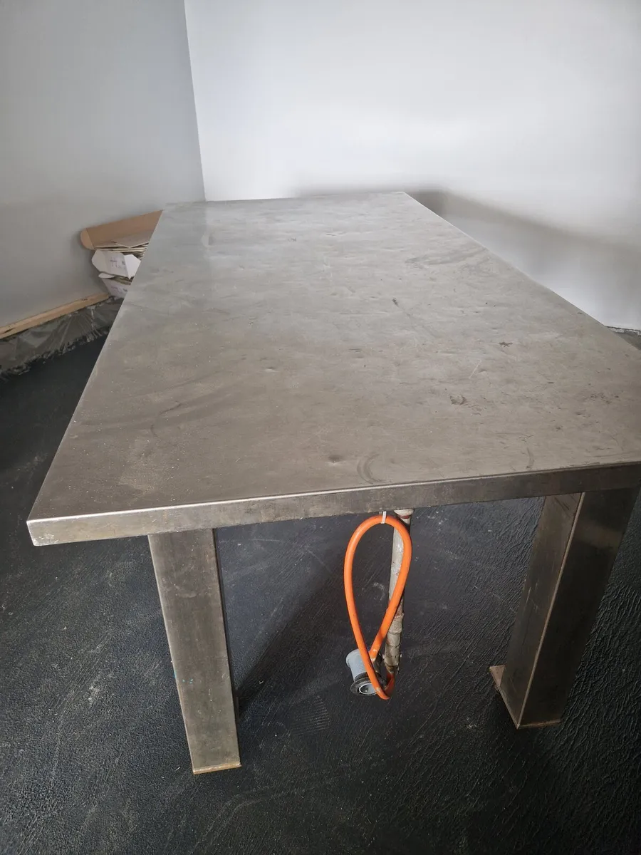 Slab table