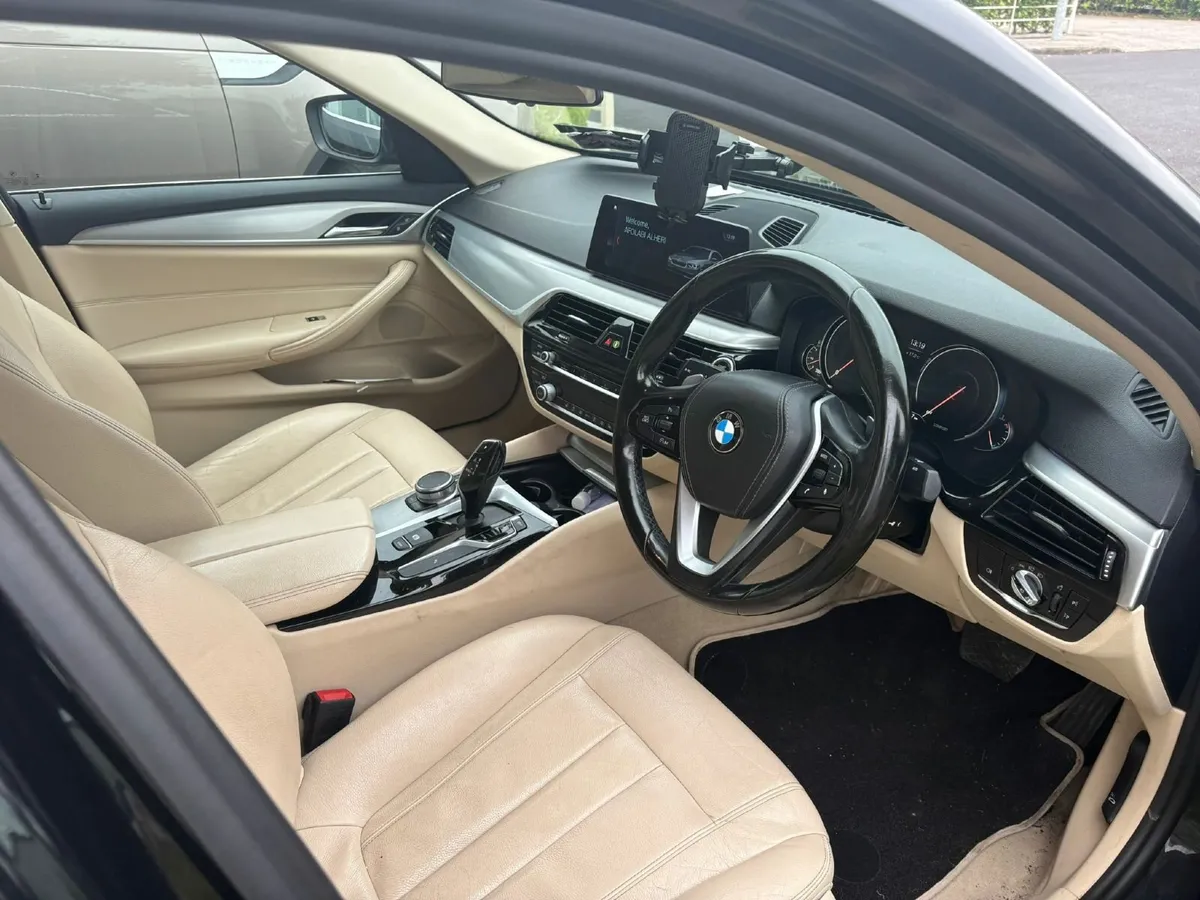 BMW 5-Series 2017 - Image 2