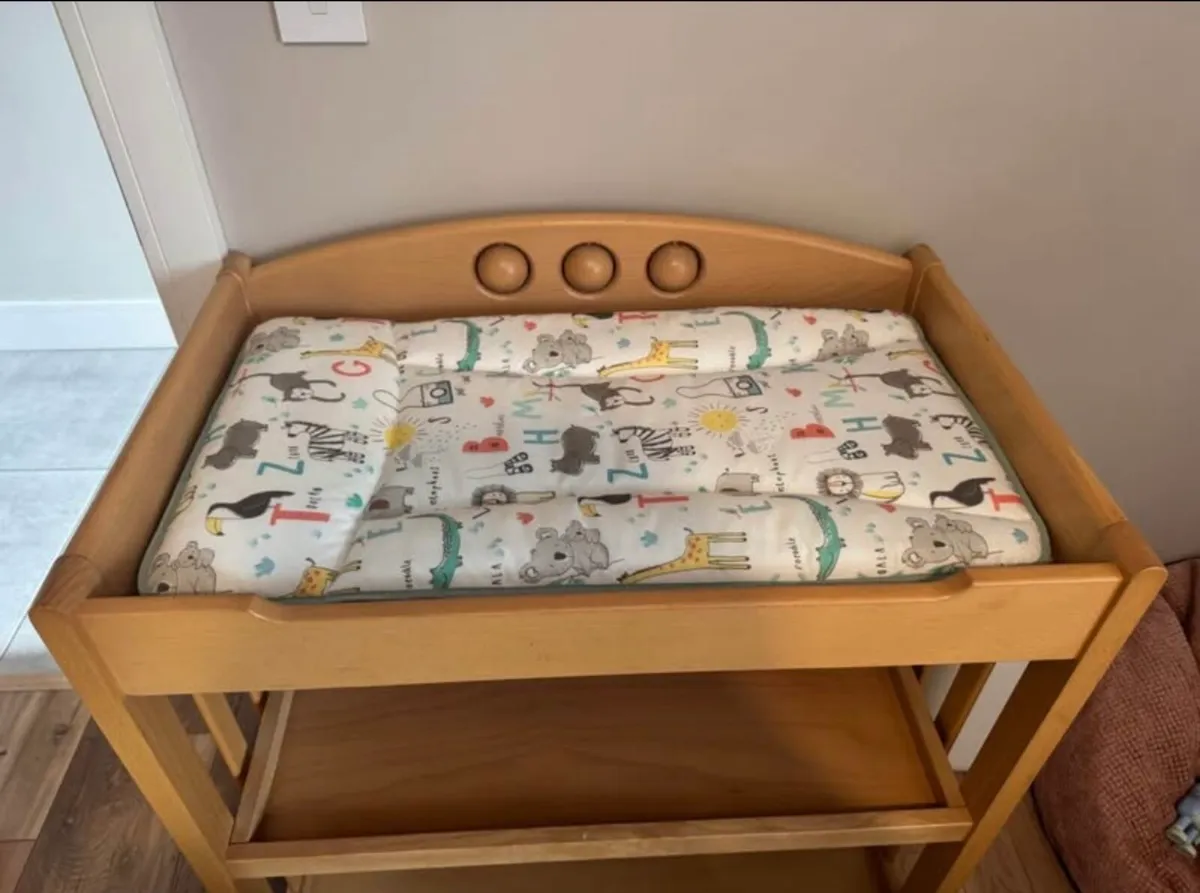 Mama and papas changing unit and mat - Image 3