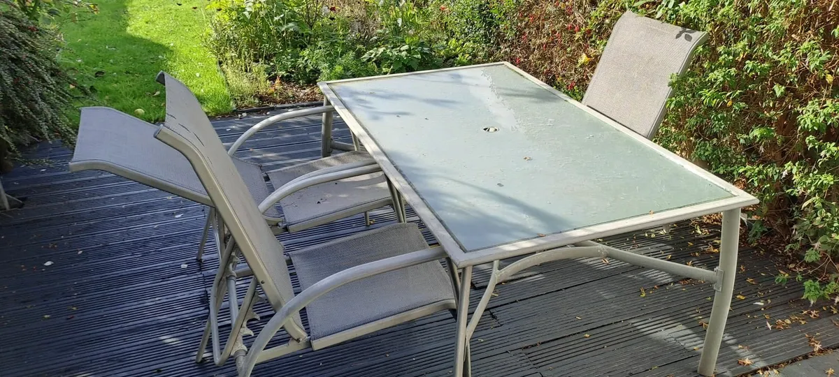 Garden table and chairs - Image 2