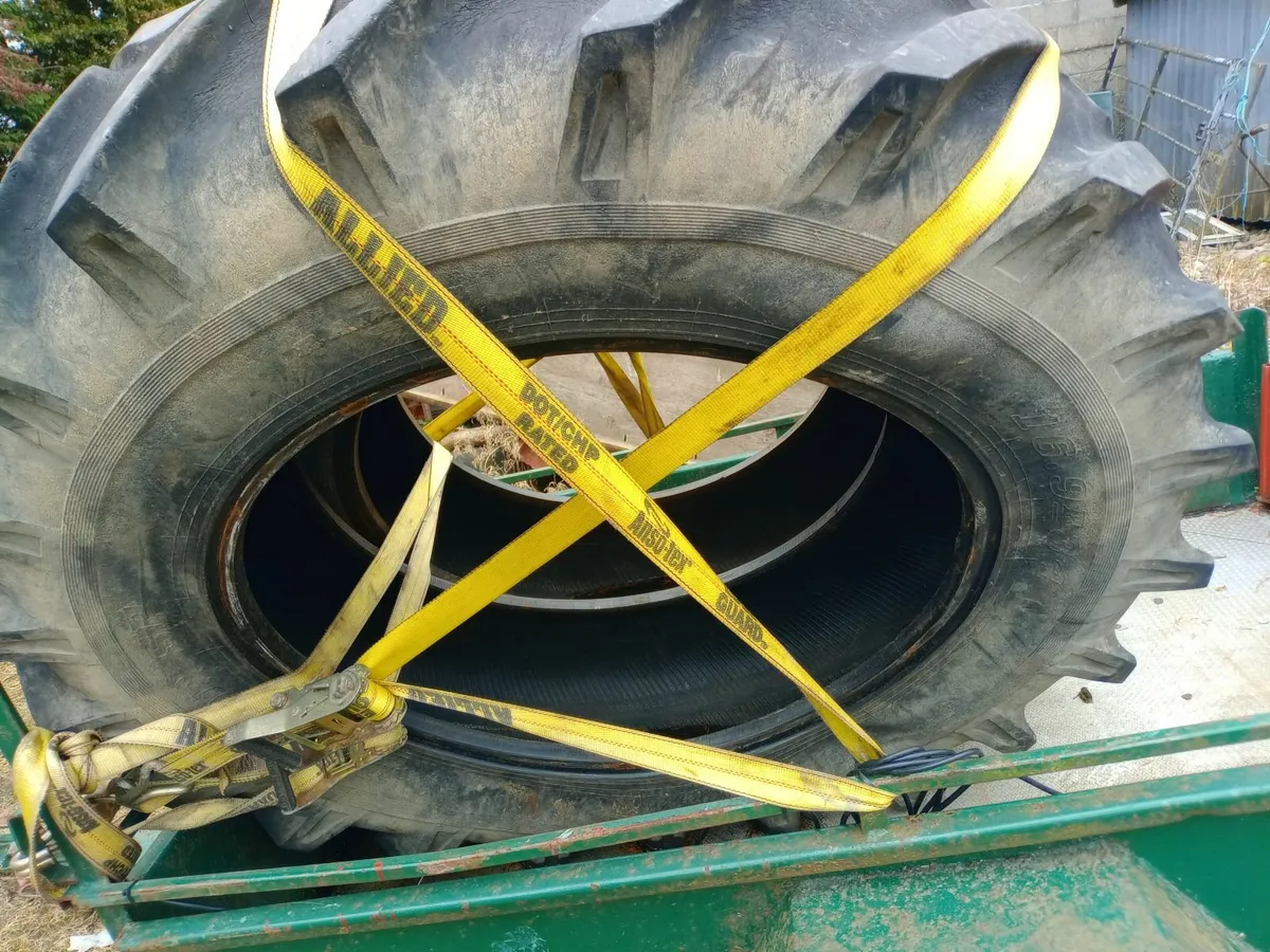 Tractor rear tires 16.9 34 - Image 2