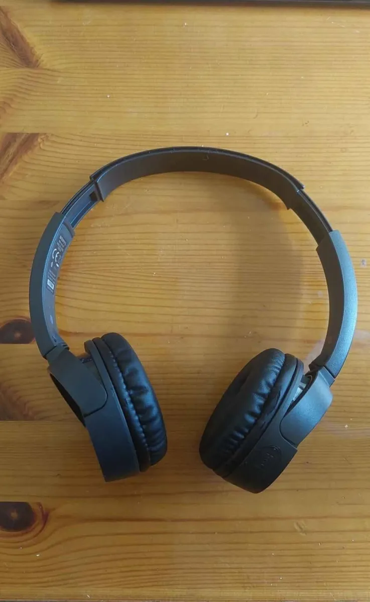 Sony headphones - Image 3