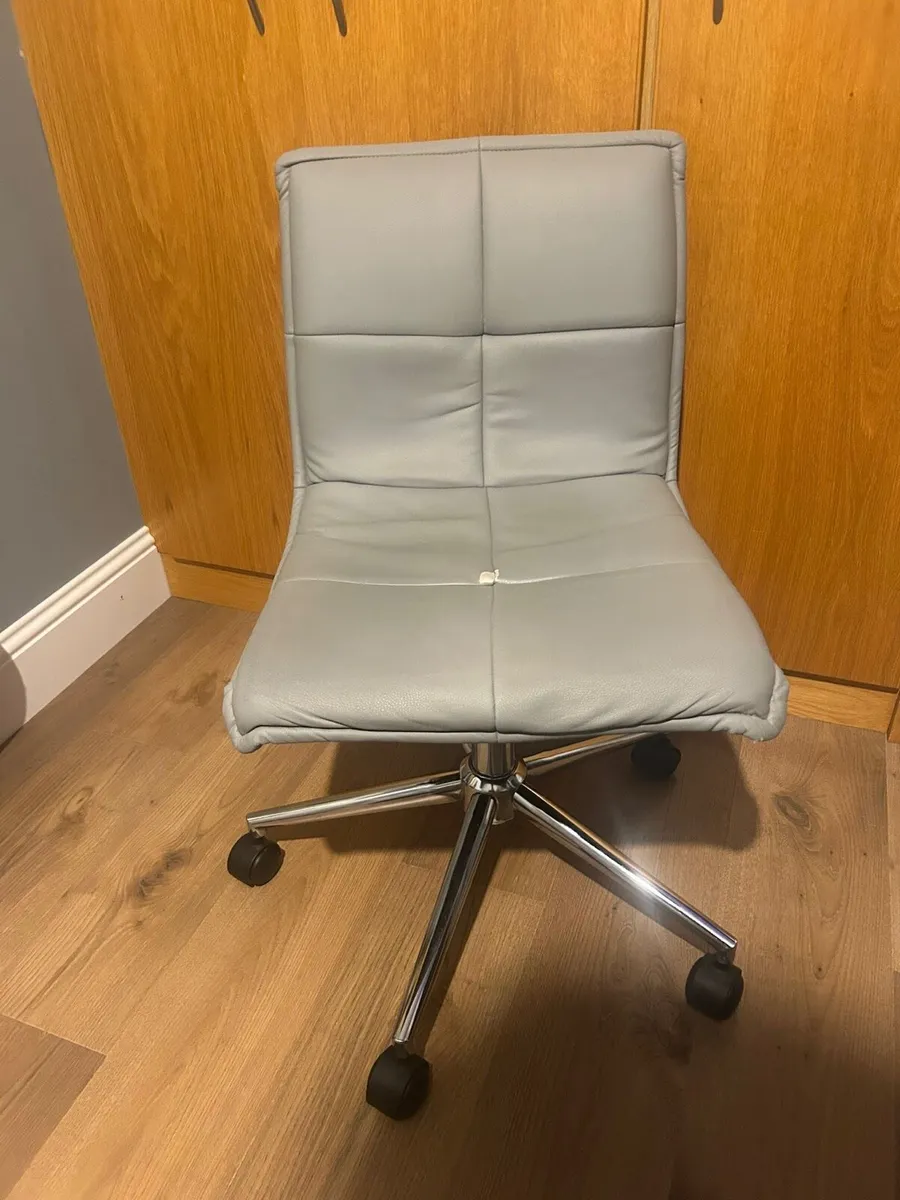 Office chair - Image 3
