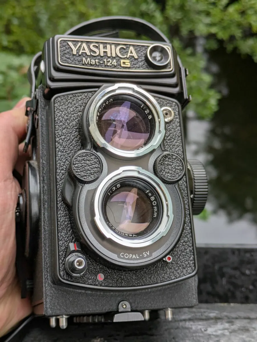 Yashica Mat 124G 6x6 medium format TLR camera - Image 1