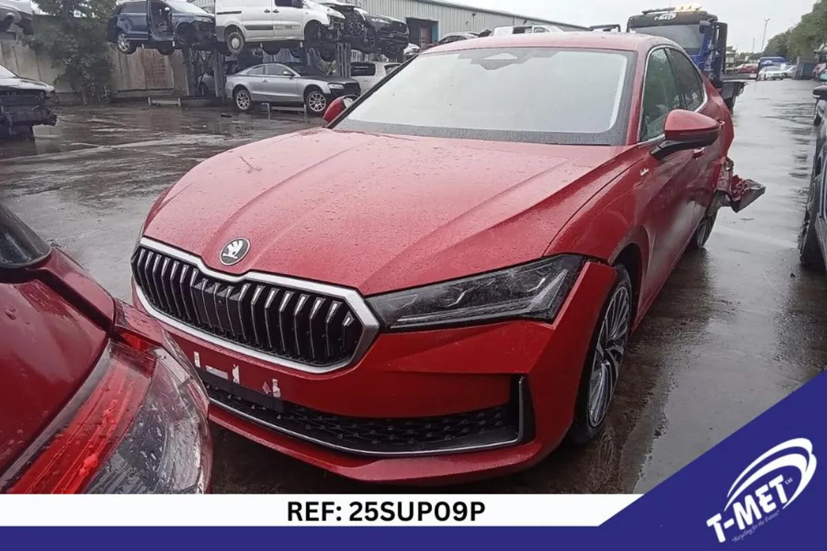 2025 SKODA SUPERB BREAKING FOR PARTS - Image 2