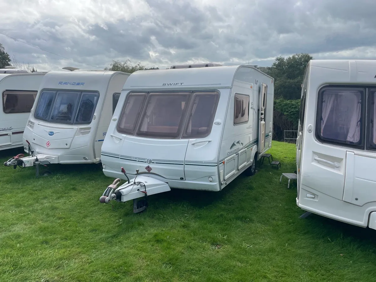 2 birth caravan - Image 1