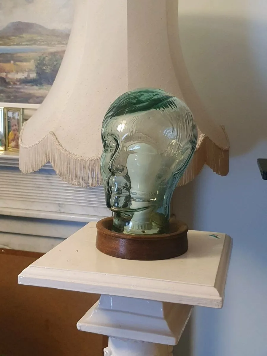 Vintage glass mannequin head lamp - Image 1