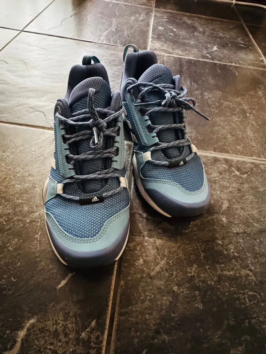 Adidas Terrex shoes with continental sole - Image 4