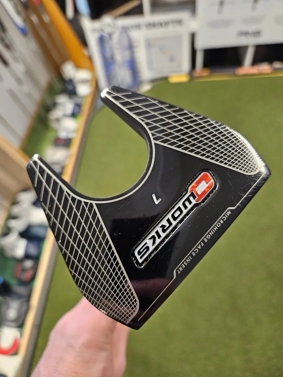 Odyssey Oworks 7 Putter - Image 1