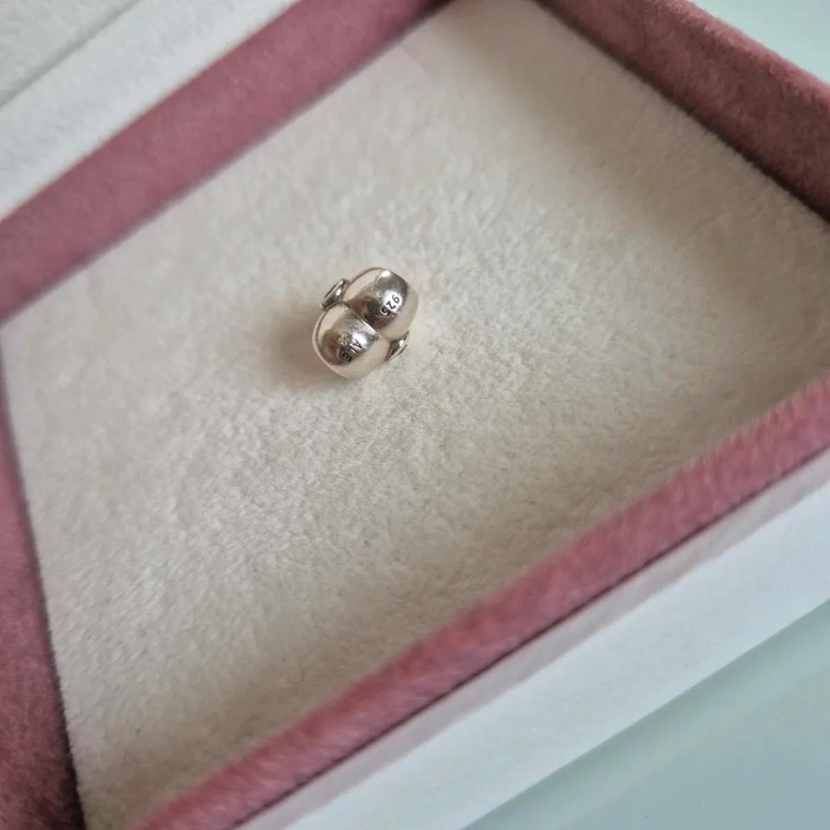 Pandora heart clear stone - Image 3