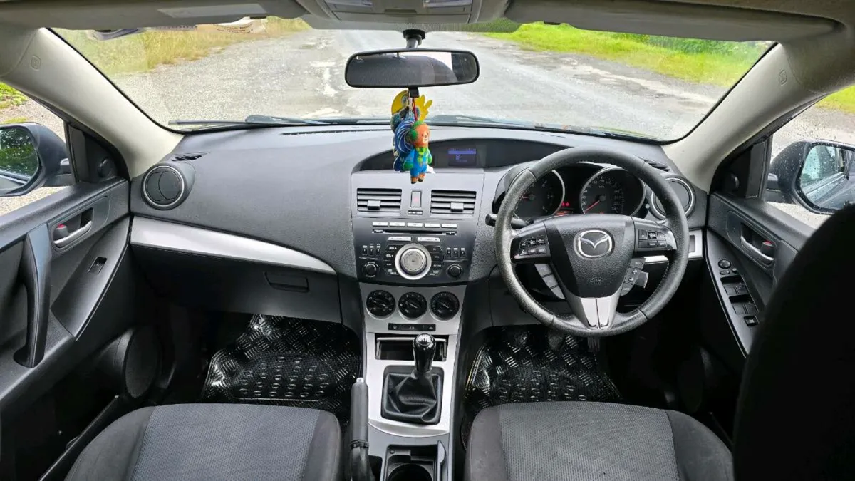 2011 Mazda3 1.6 diesel manual(full year nct 09 26) - Image 3