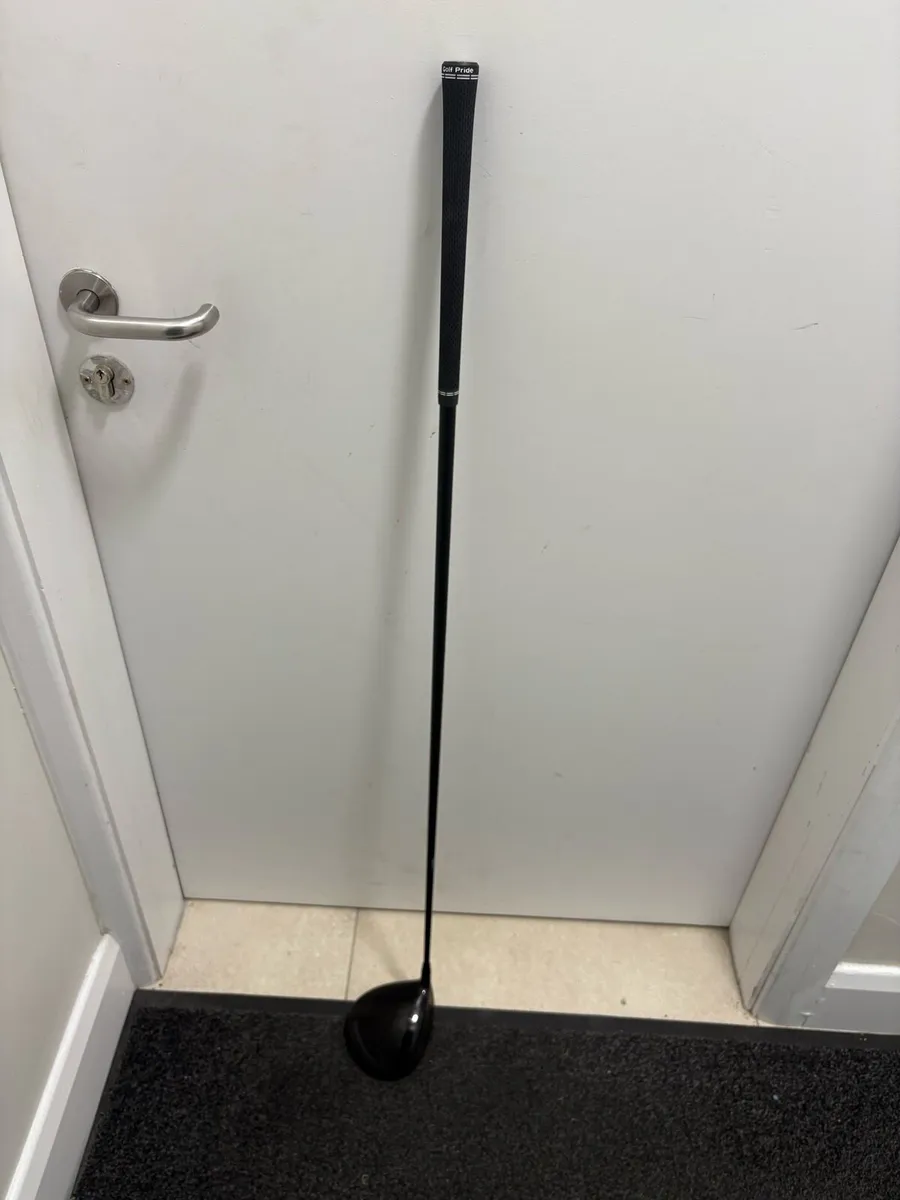 Titleist TSR2 Driver - Image 1