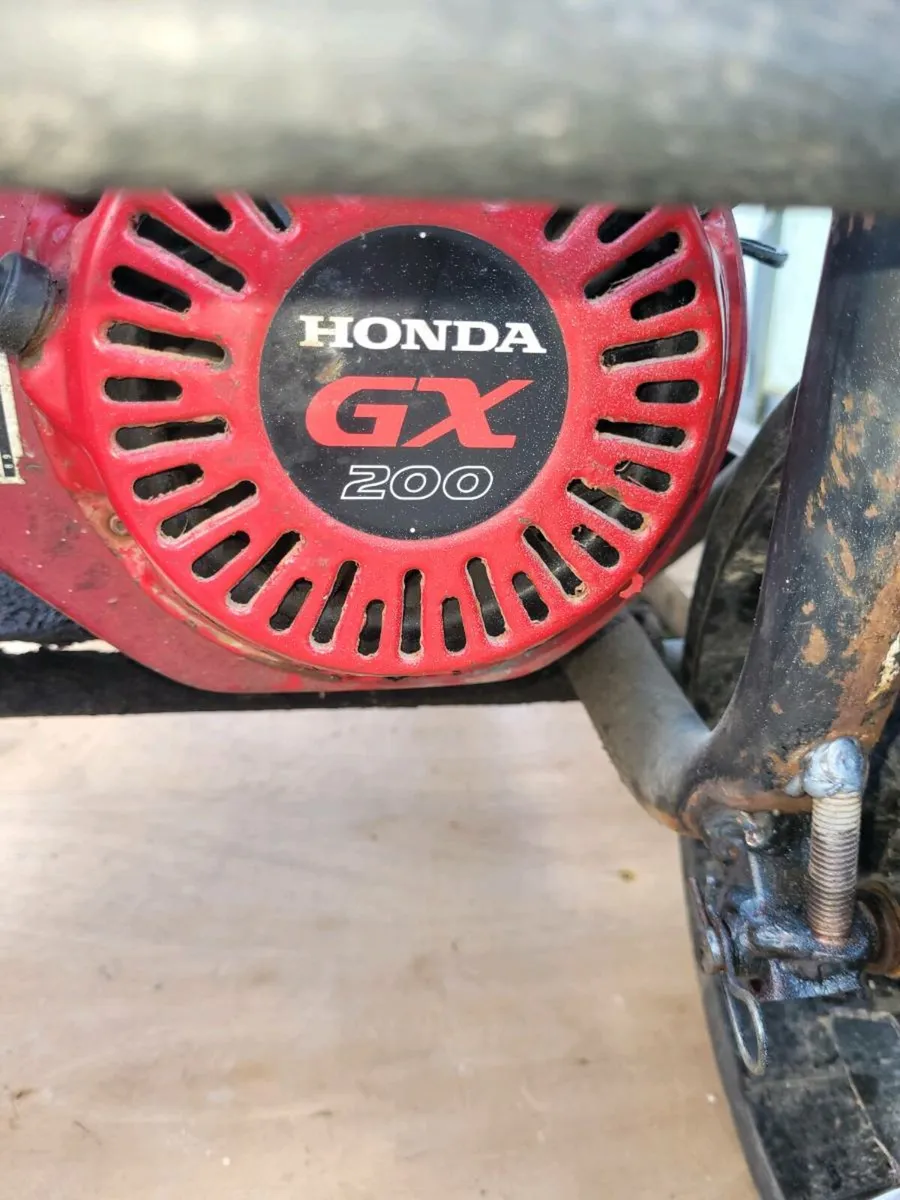Mobile power washer unit honda engine - Image 4