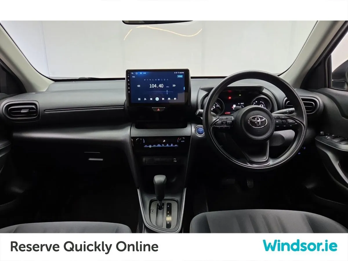 Toyota Yaris Cross 1.5 Hybrid CVT - Image 4