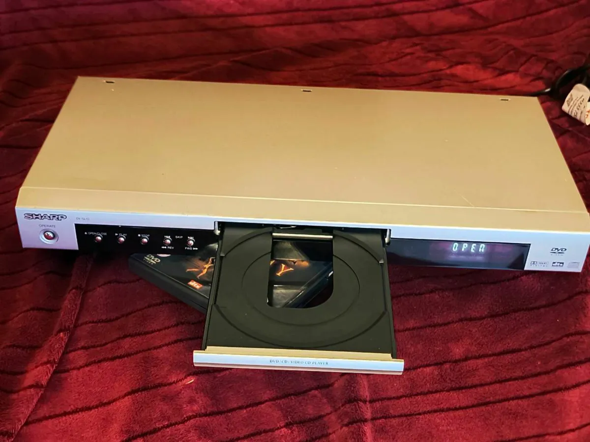 Sharp DVD Video Player rw - Image 1