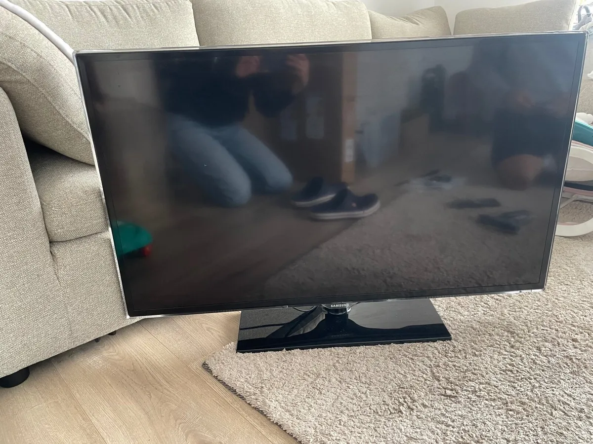 Samsung tv - Image 2