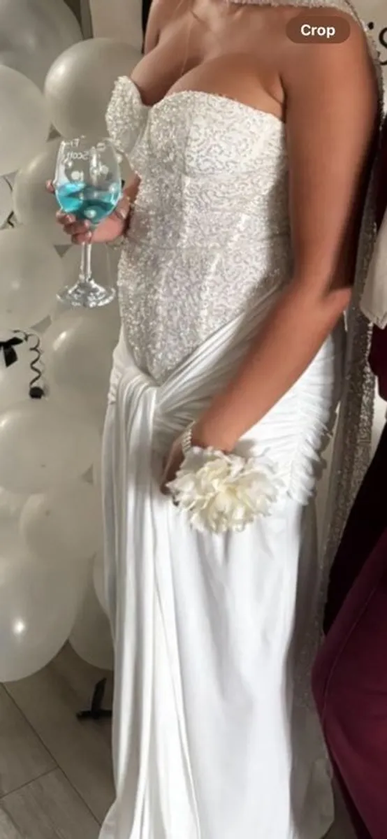 gown - Image 1