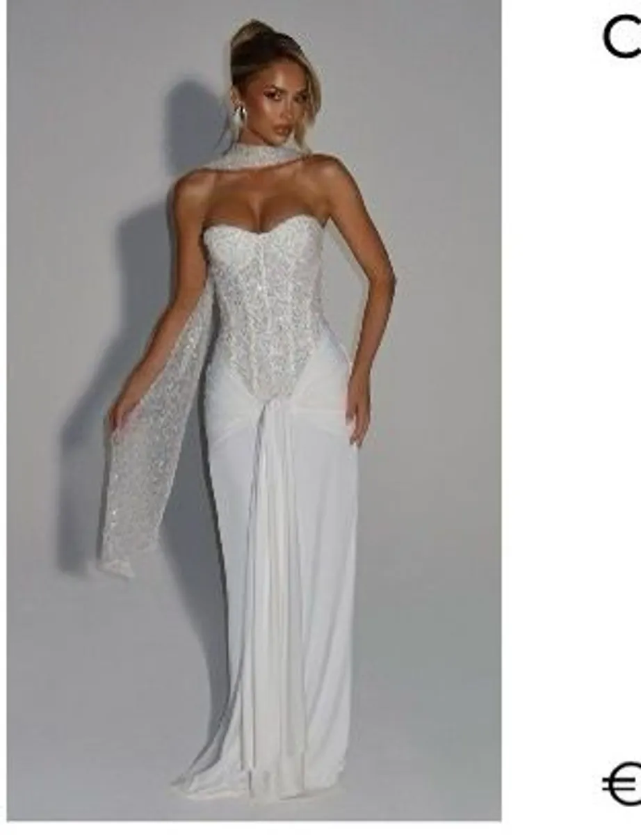 gown - Image 2