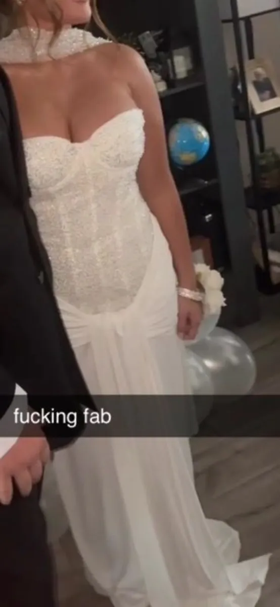 gown - Image 3