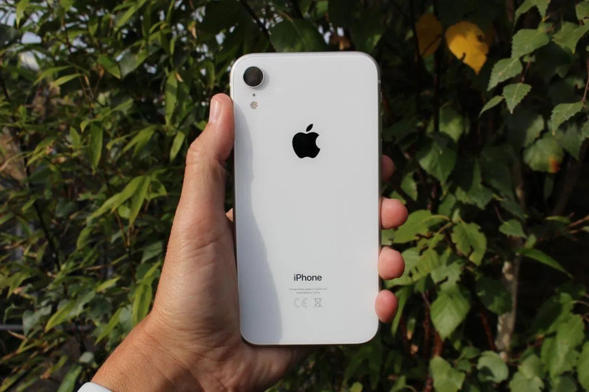 iPhone XR - Image 2
